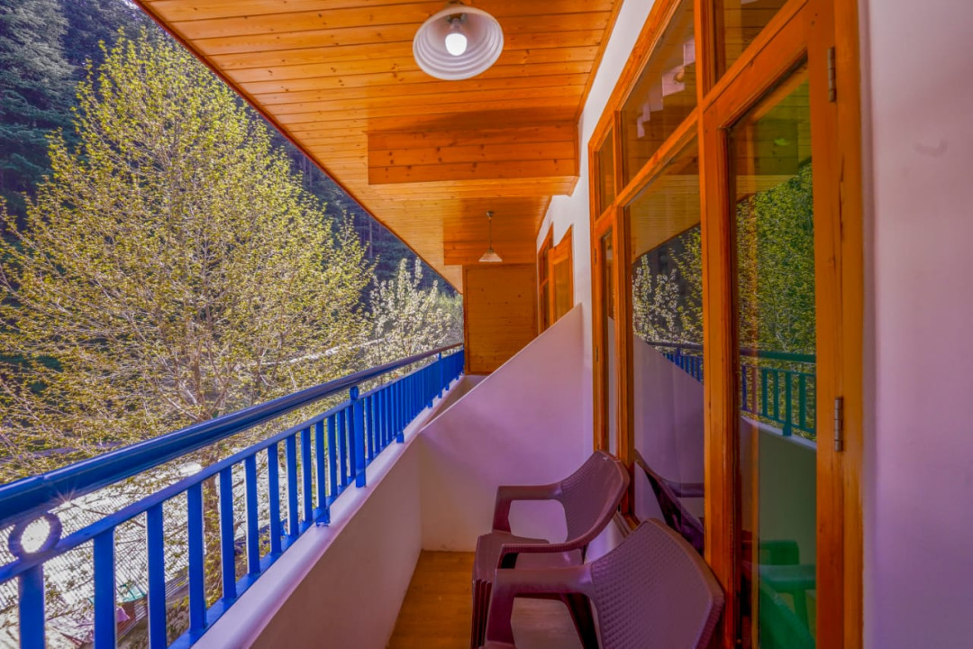 8 Rooms Hotel For Lease in Manali