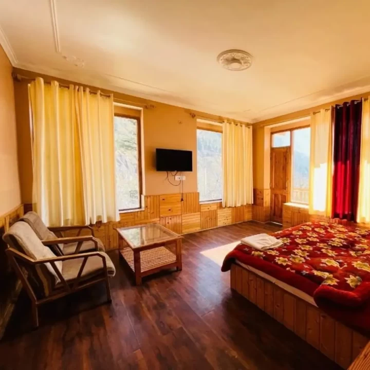 10 Rooms Cottage For Lease in Manali